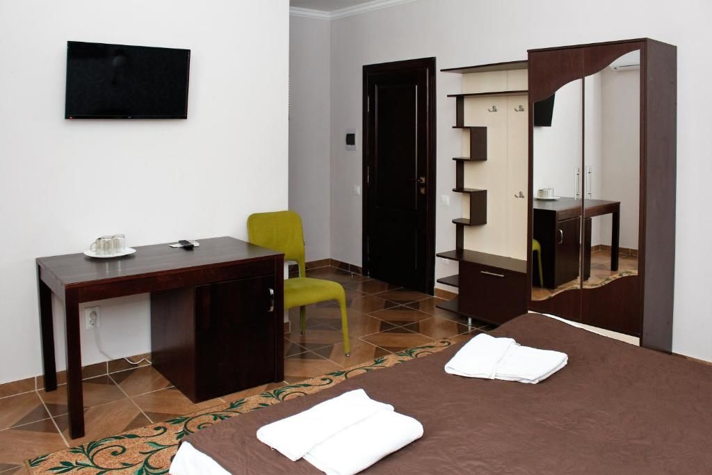 Отель City Club European Черновцы