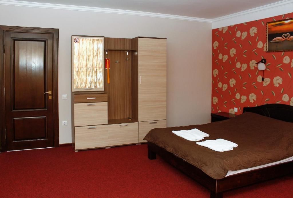 Отель City Club European Черновцы