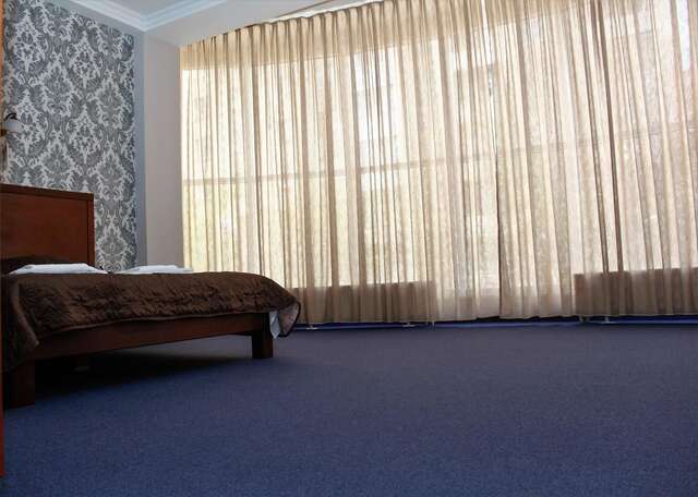 Отель City Club European Черновцы-9